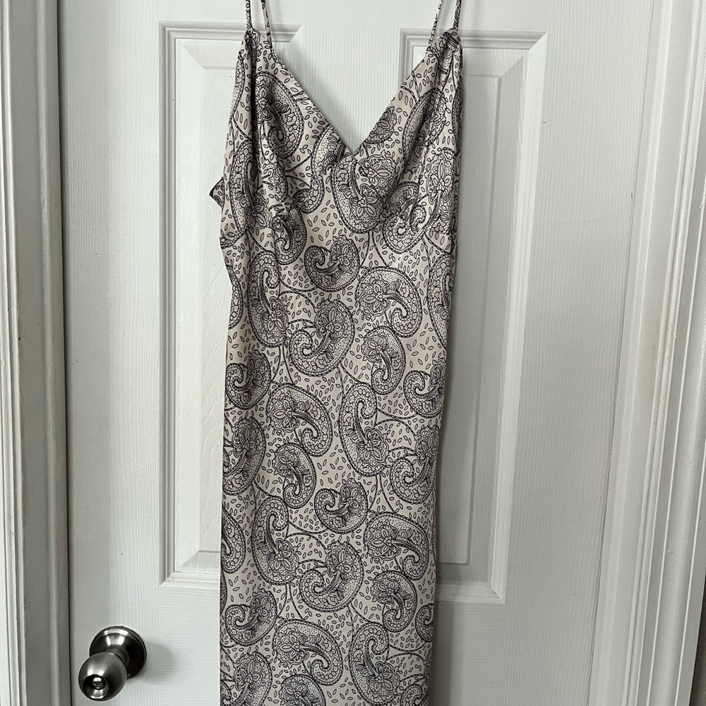Timing Dress with Black and White Paisley